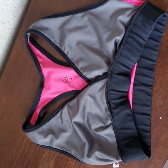 Zumba Wear sz M Women's V Neck Style Dance Workout High Impact Sports Bra - Picture 9 of 9